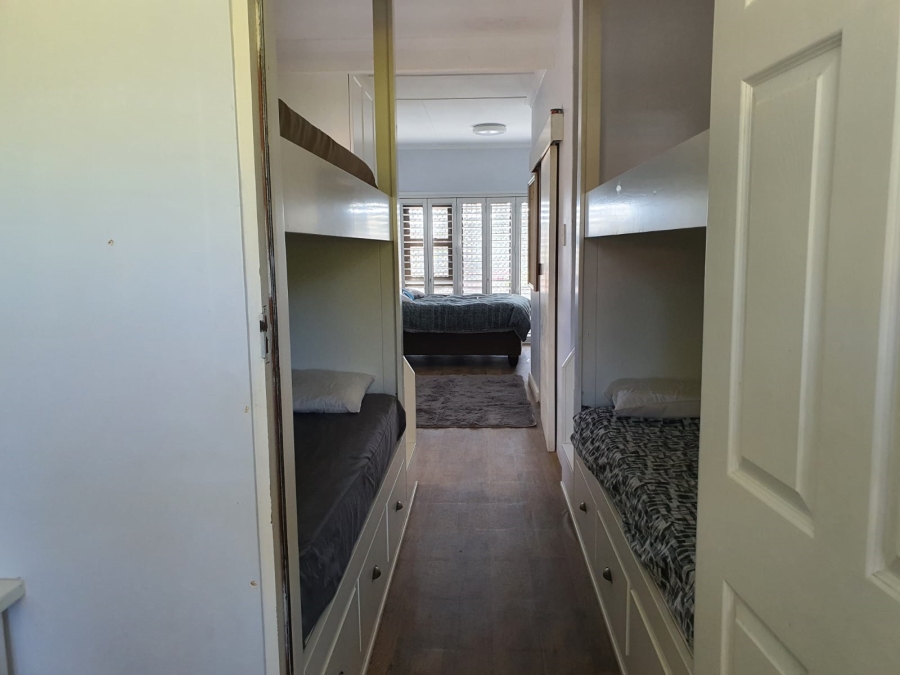 5 Bedroom Property for Sale in Gonubie North Eastern Cape